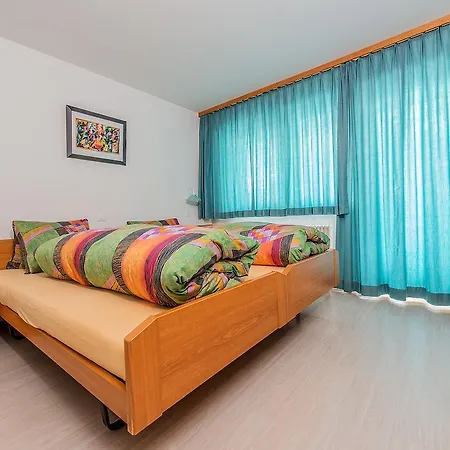 公寓 Haus Azurit 萨斯费